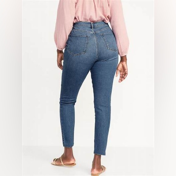 Old Navy High-Waisted Rockstar Super-Skinny Side-Slit Cut-Off Ankle Jeans - Picture 2 of 7